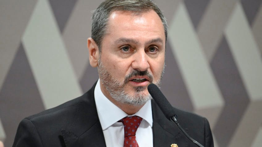 Não vale pregar penas mais duras e propor anistia, diz chefe da PF