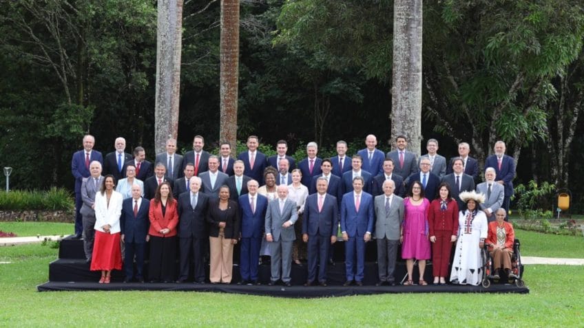 Saiba onde cada ministro se sentou na última reunião com Lula em 2025
