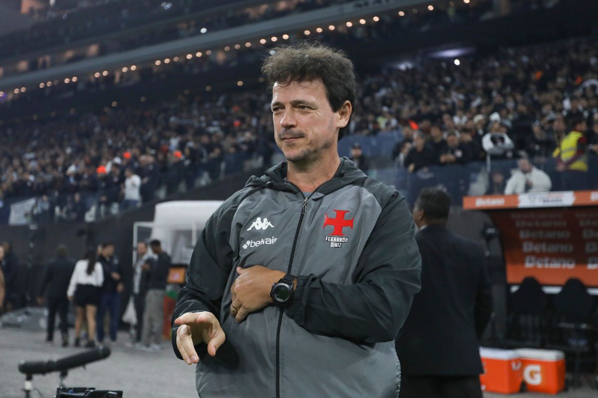 “Merecia ganhar”, avalia Diniz após empate do Vasco com o Corinthians