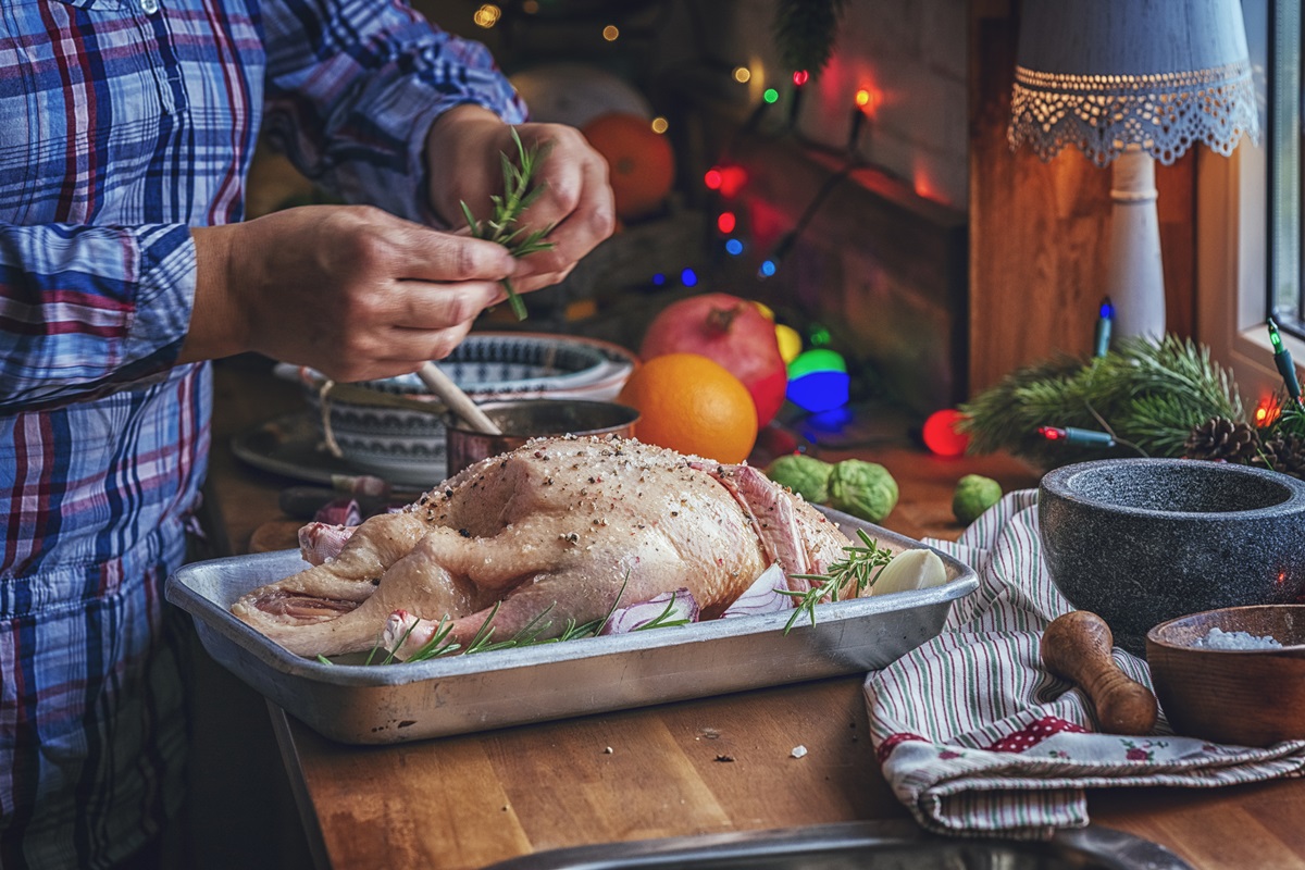 Fim de ano: alta de infecções pode estar ligada a preparos na cozinha