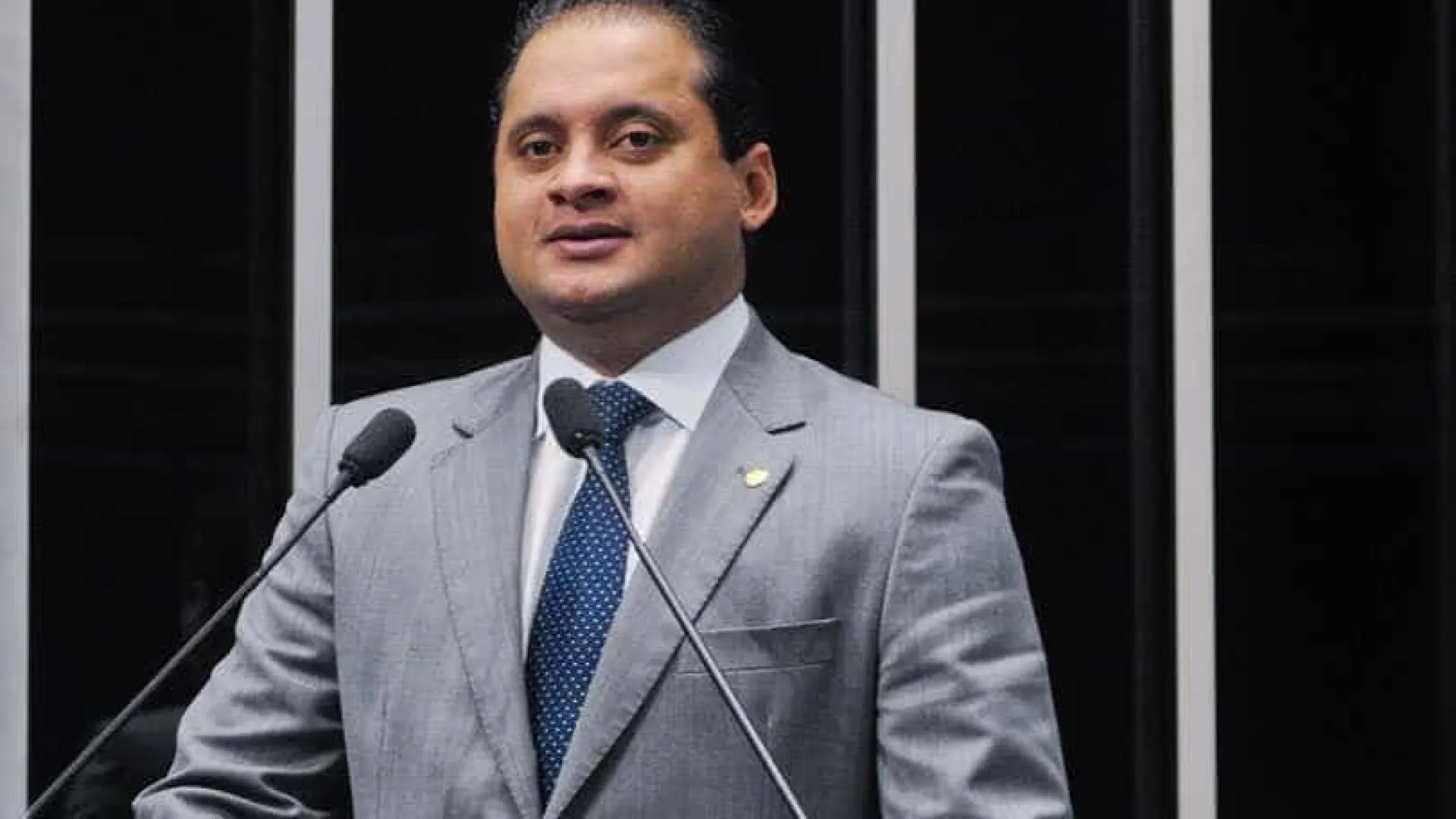 PF mira senador Weverton Rocha em nova operação contra fraudes no INSS