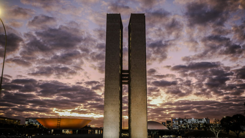 Instituição do Senado diz que ajuste fiscal será inevitável