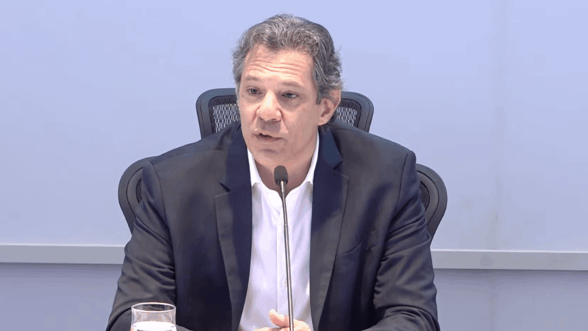 Debate 6x1 ganhou tração, diz Haddad sobre jornada de trabalho