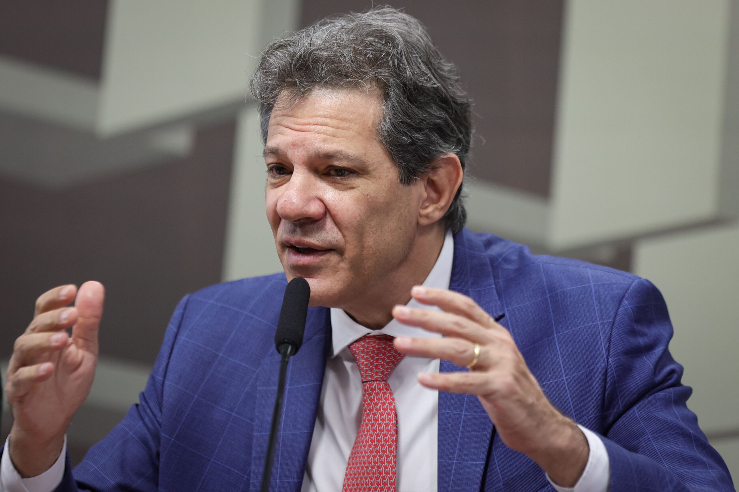 Haddad diz que Lula vai respeitar sua decisão sobre 2026