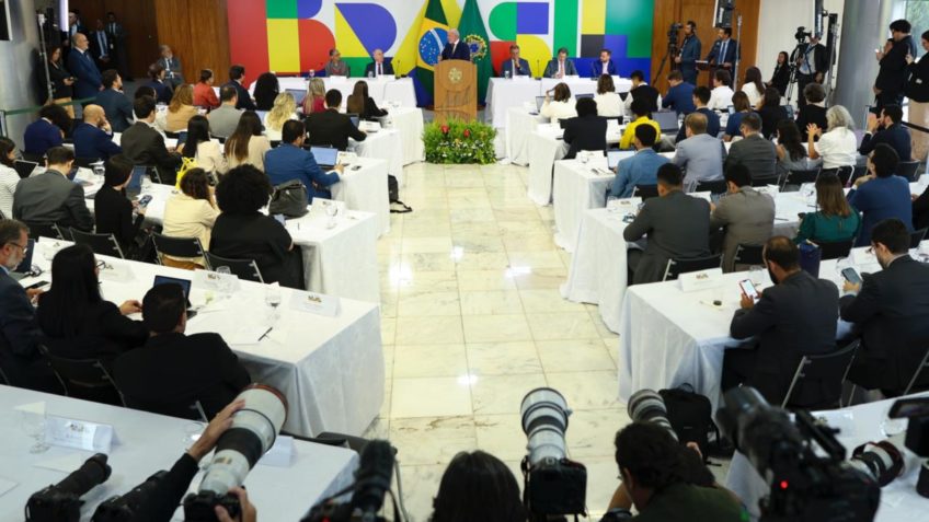 Saiba quais jornalistas participaram do encontro com Lula