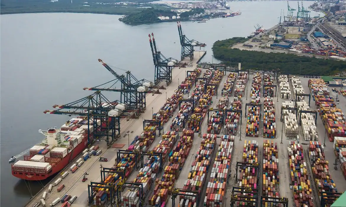 Alta de 28,6% nas exportações para a China compensa tarifaço americano