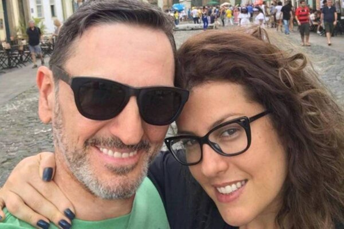 Quem é a ex de Paulo Miklos que obteve medida protetiva contra ele