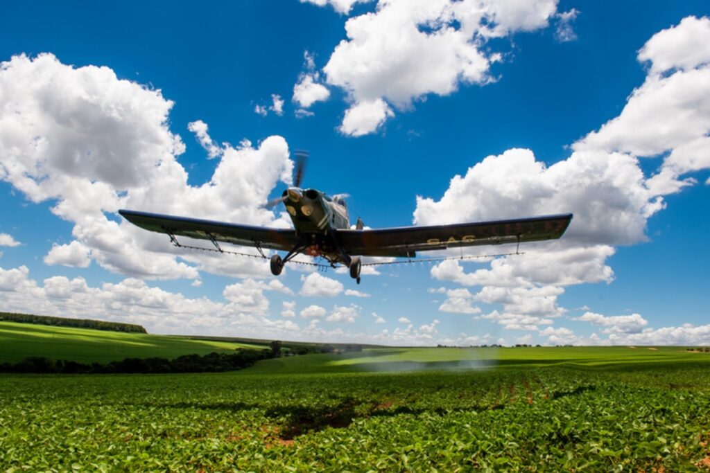 Aeronave agrícola da Embraer recebe certificação para operação no Paraguai