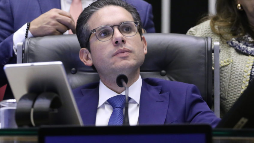 Motta defende STF, mas pede freio a "exageros" em emendas