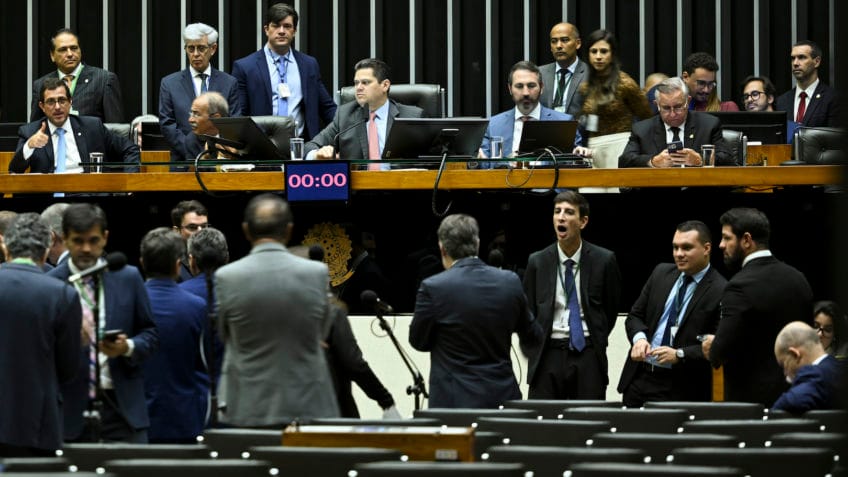 Congresso aprova Orçamento de 2026 com gasto de R$ 6,54 tri