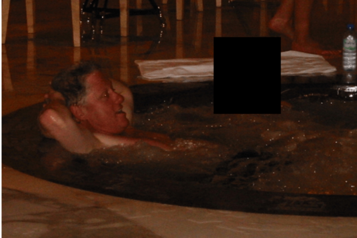Arquivos Epstein divulgados revelam novas fotos de Bill Clinton
