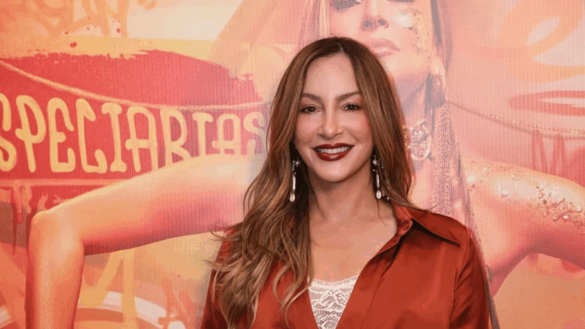 Promotoria pede R$ 2 mi a Claudia Leitte por "discriminação religiosa"