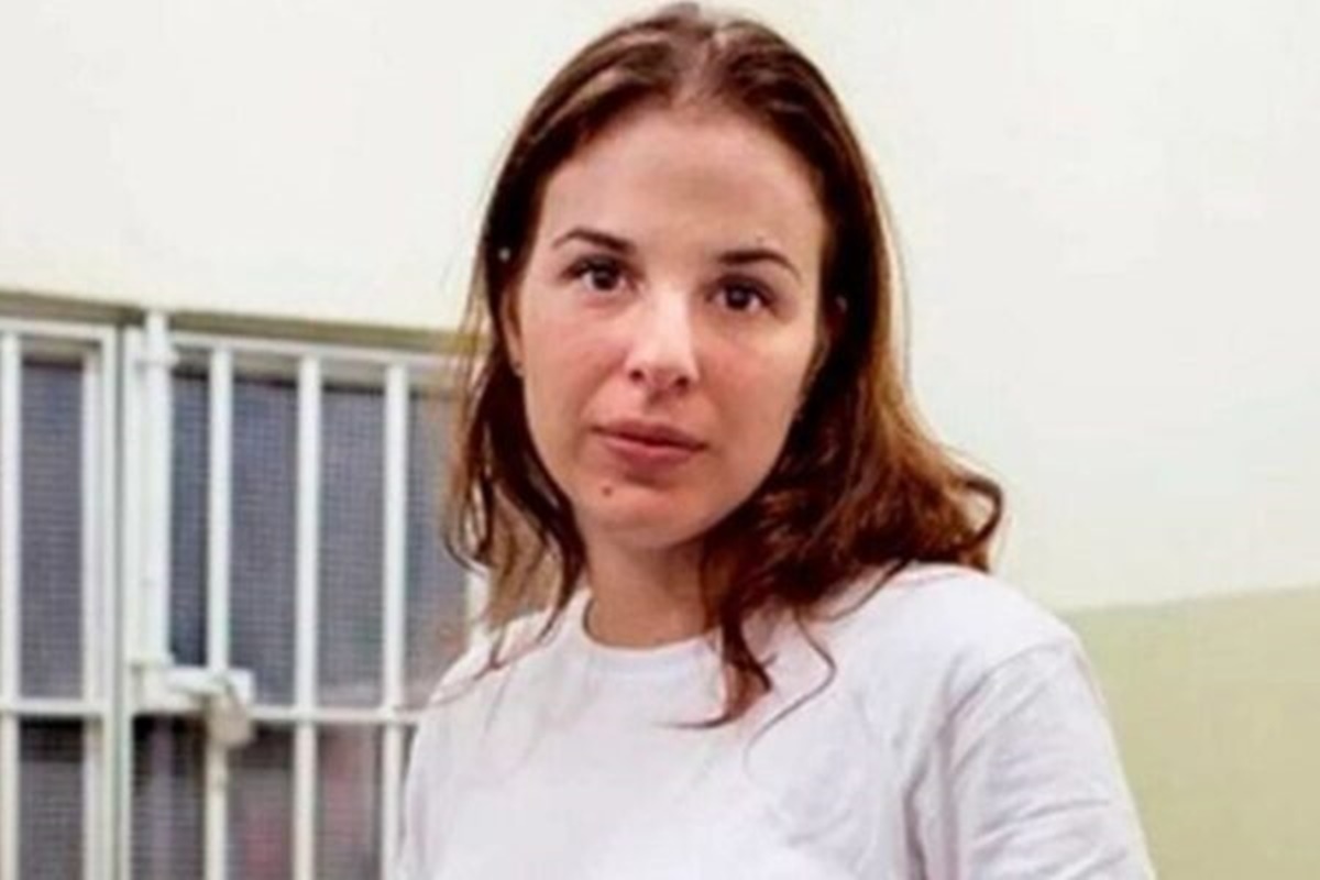 Suzane von Richthofen reage ao ser flagrada fazendo compras em mercado