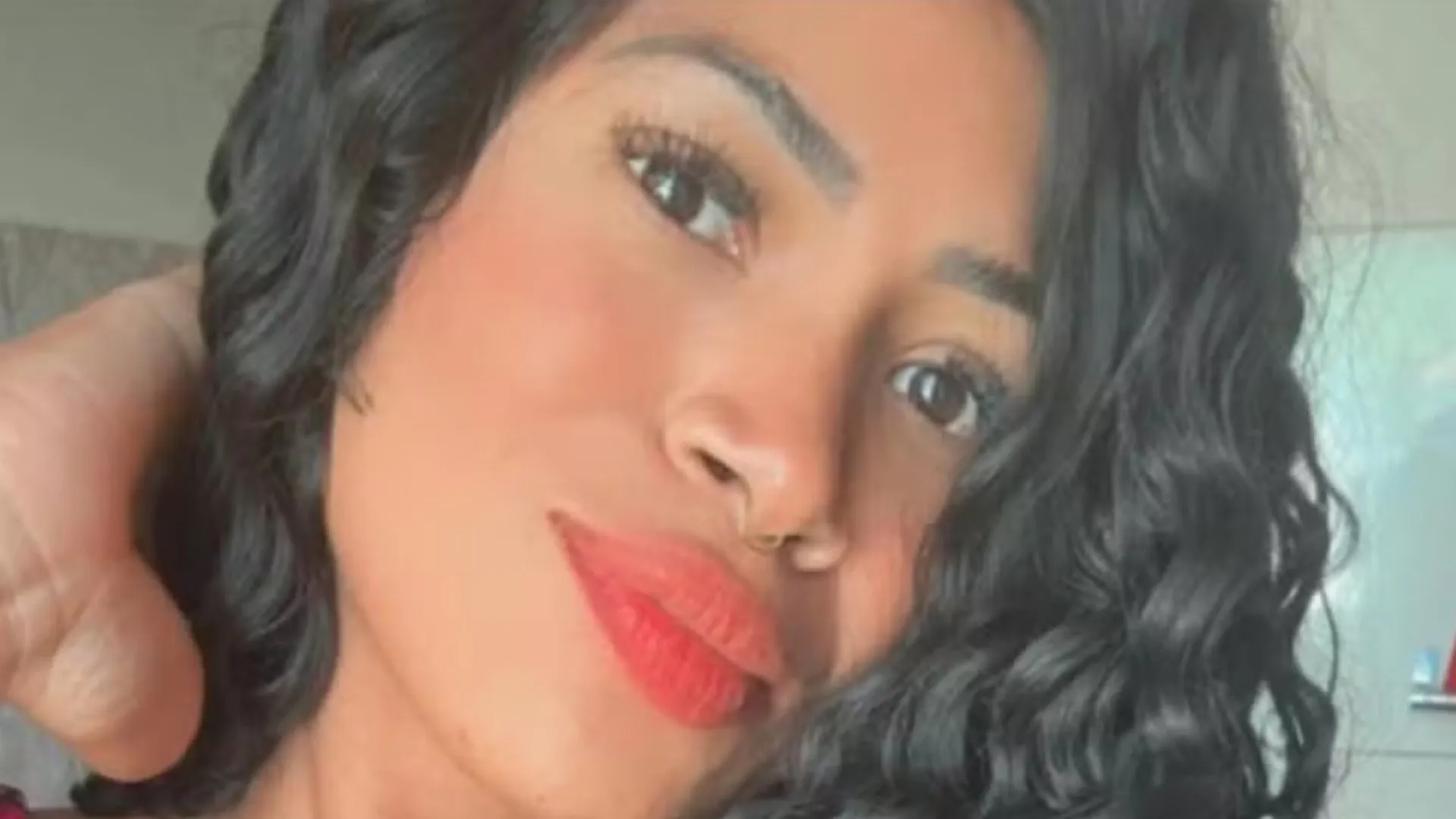 Homem é preso no RJ após confessar ter assassinado esposa e concretado corpo no chão de loja