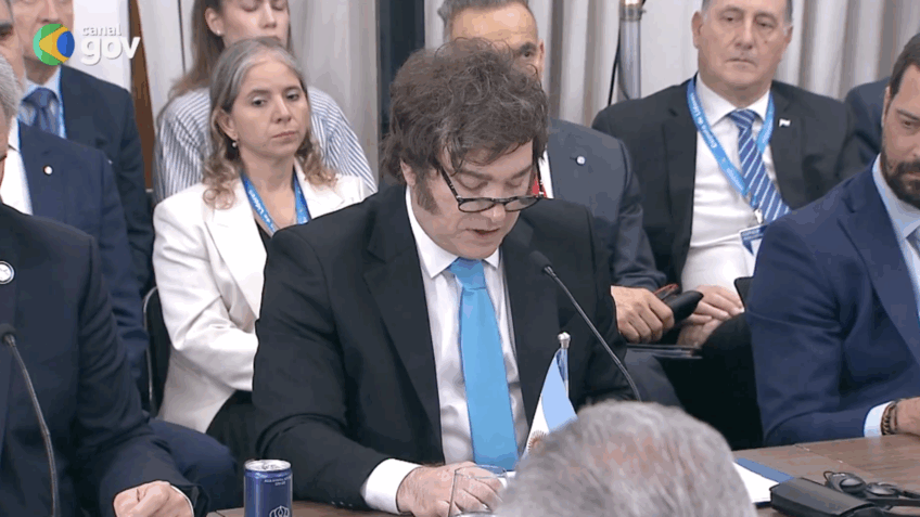 Na cúpula do Mercosul, Milei defende pressão dos EUA contra a Venezuela