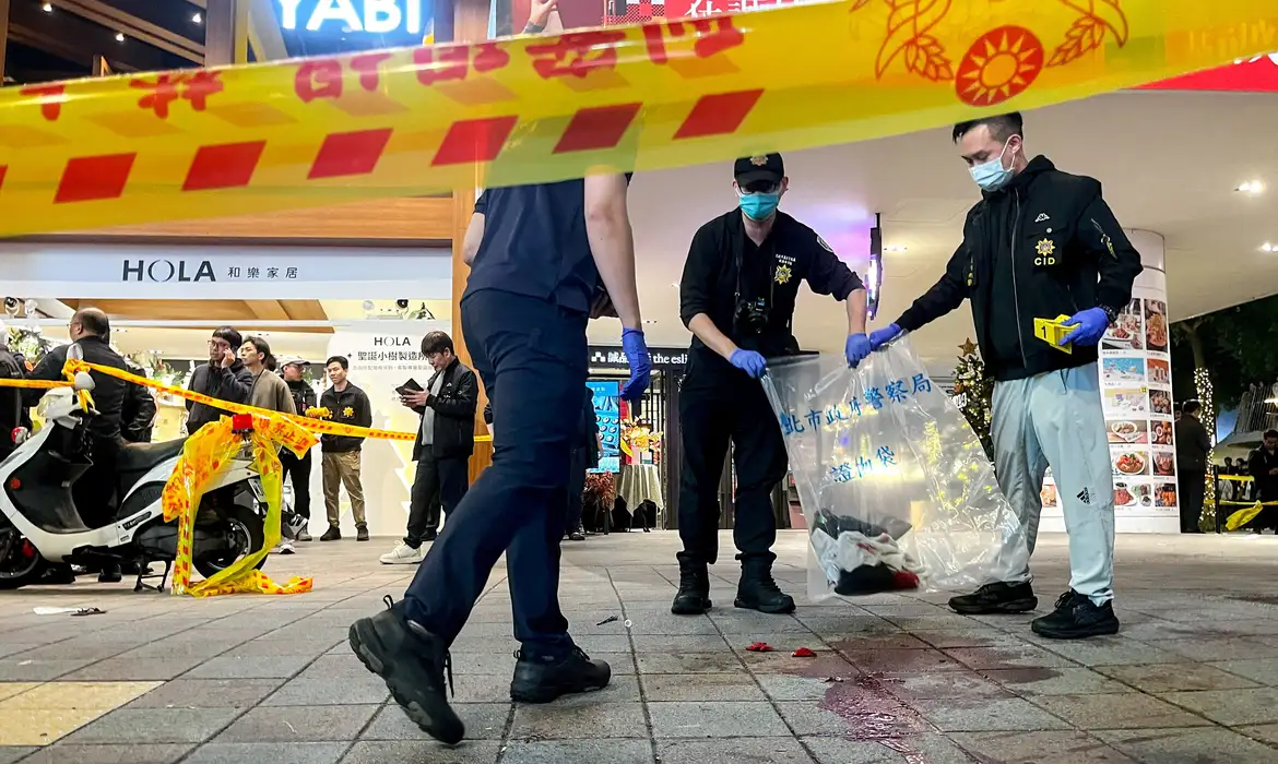 Ataque em principal estação de metrô de Taiwan deixa mortos e feridos