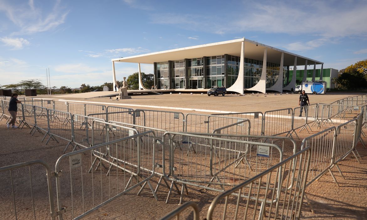 STF anula parte de investigação contra governador do Acre