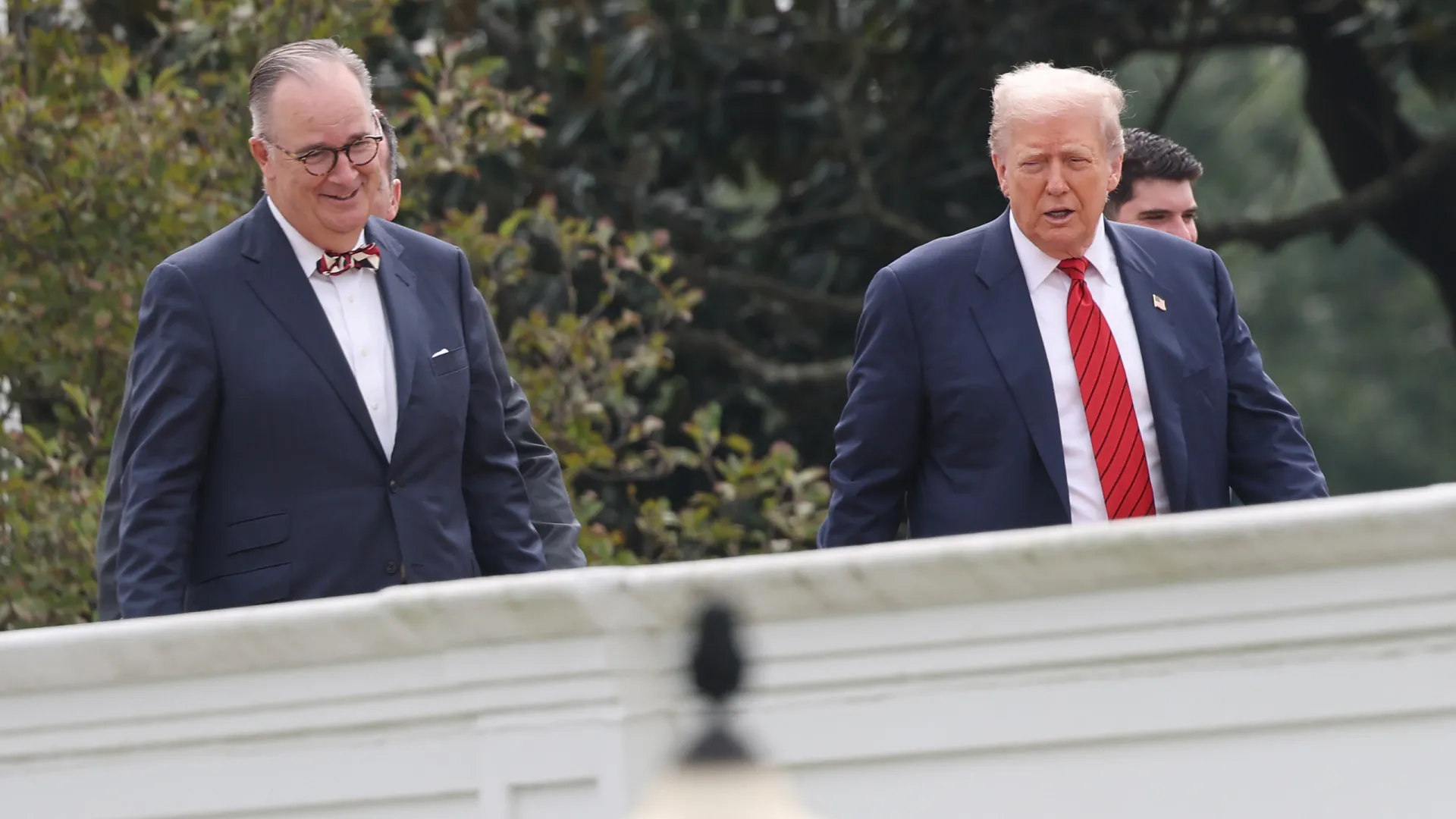 Desemprego nos EUA atinge maior nível em 4 anos e desafia pausa nos juros do Fed