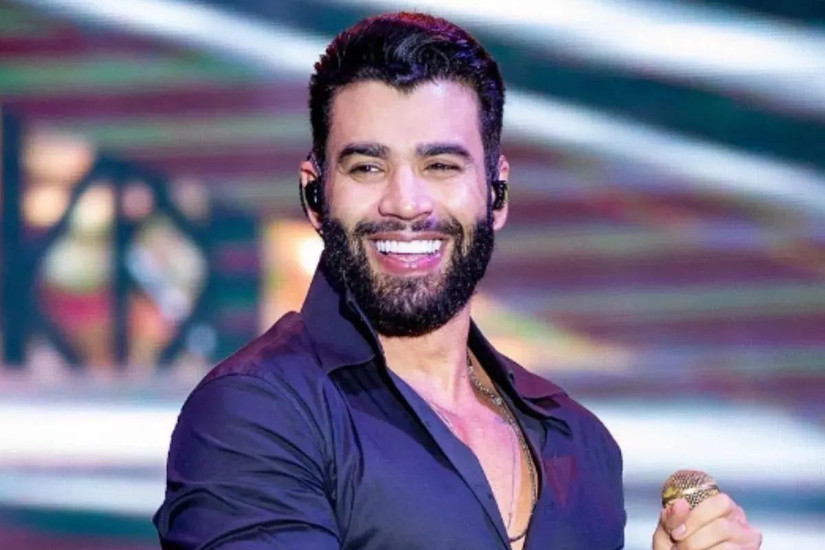 Gusttavo Lima passa aperto após palco ceder e show quase é cancelado