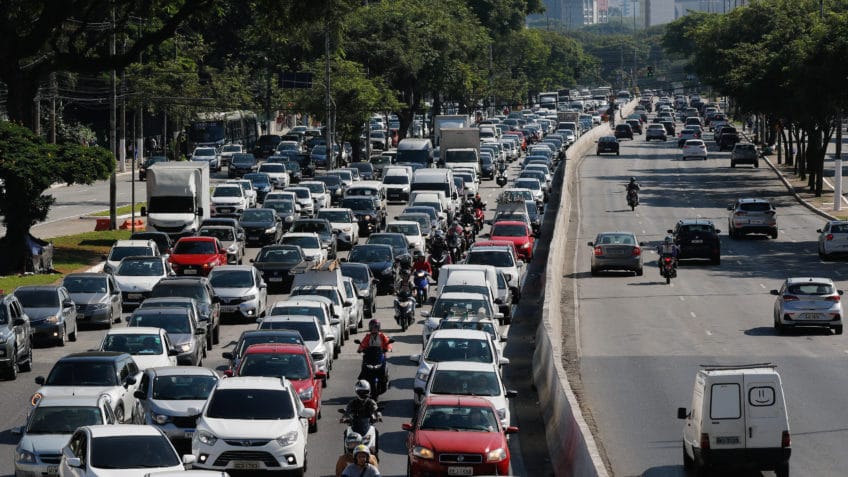Rodízio de veículos em SP fica suspenso até 12 de janeiro