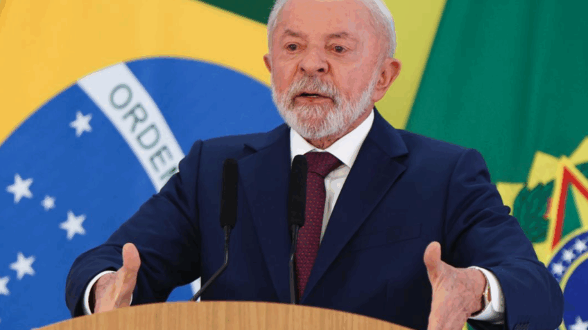 Lula sanciona reajuste de 8% ao Judiciário e veta escalonamento