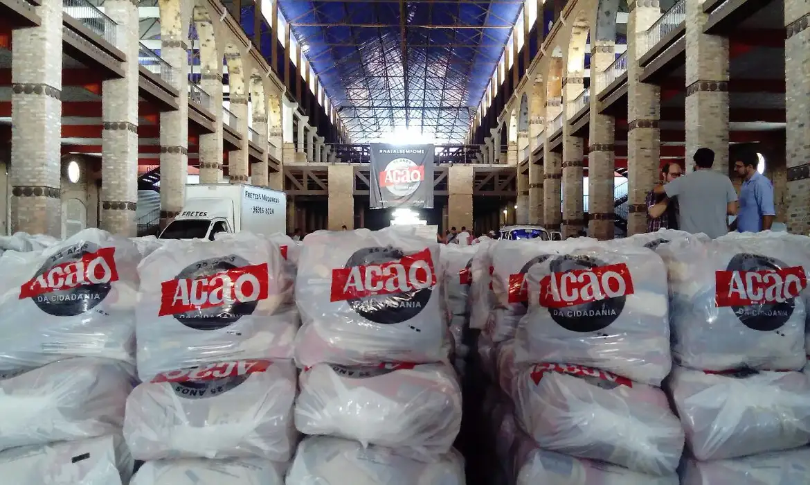 Alimentos da agricultura familiar abastecem a cesta do Natal sem Fome