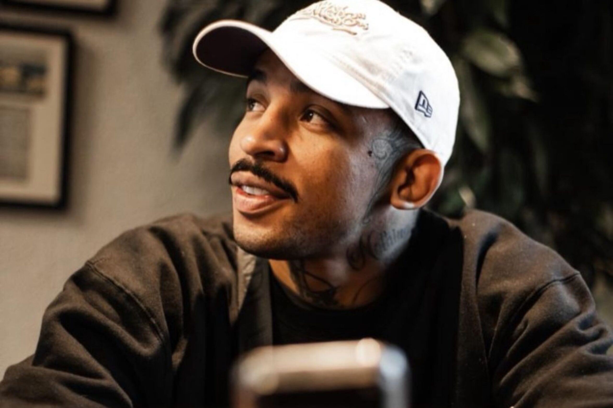 Pane em avião obriga brasileiro do UFC a voltar para Europa