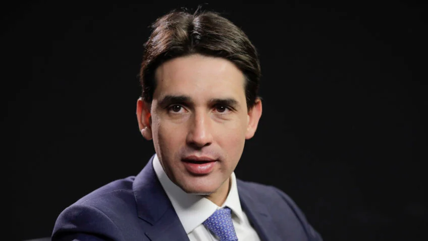 Silvio Costa Filho rebate Paes sobre ampliação no Santos Dumont