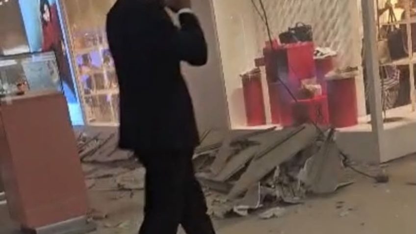 Parte do teto do shopping Iguatemi desaba em São Paulo; assista