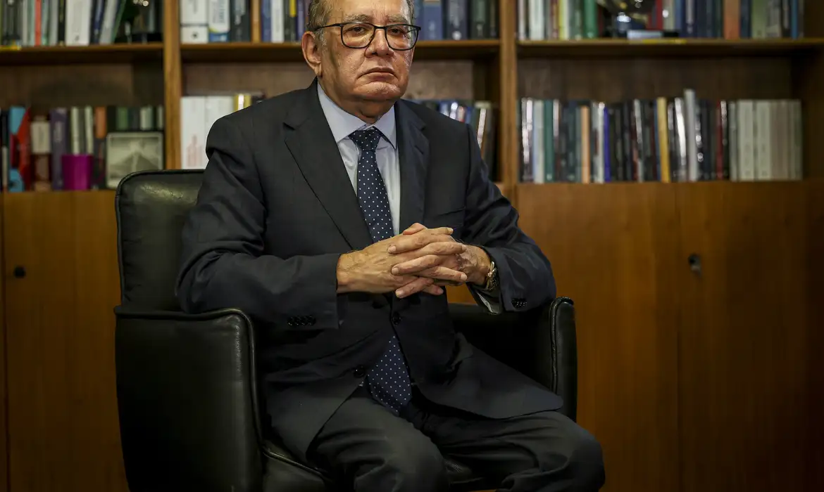 Mendes diz não ser contra código de conduta, mas defende debate no STF