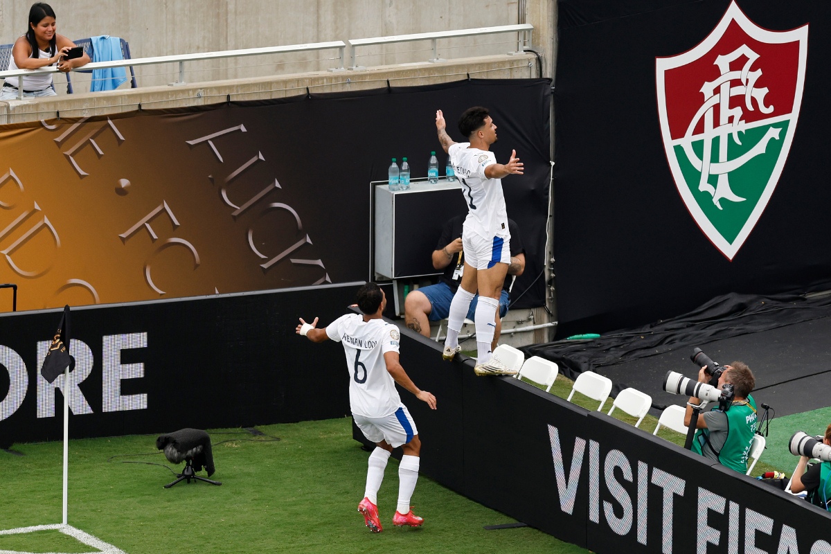 Renan Lodi tem acordo encaminhado com o Atlético-MG. Saiba detalhes