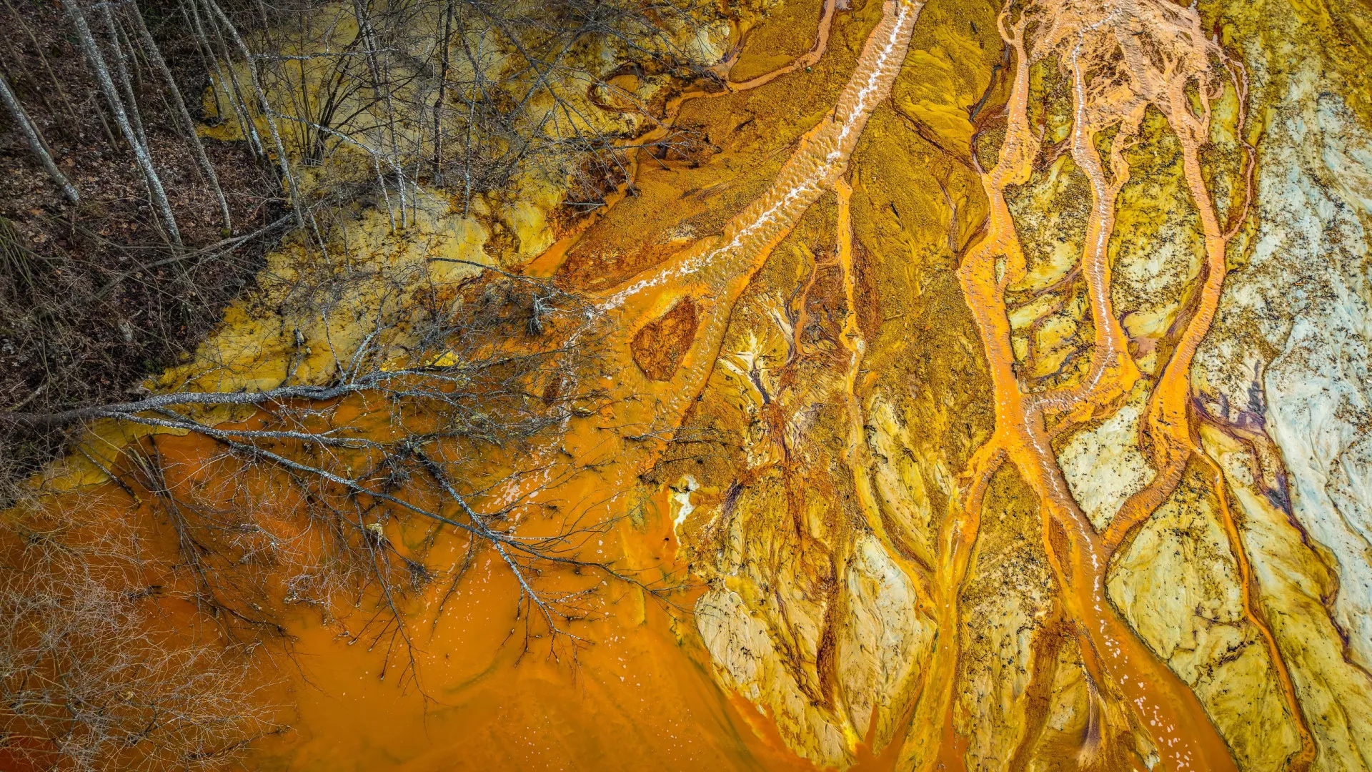 Por que o núcleo da Terra está vazando ouro?