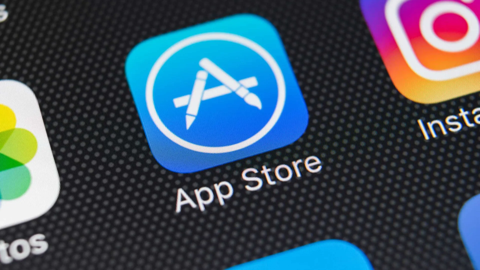 Apple permitirá baixar apps fora da App Store e pagamento via Pix após acordo com Cade