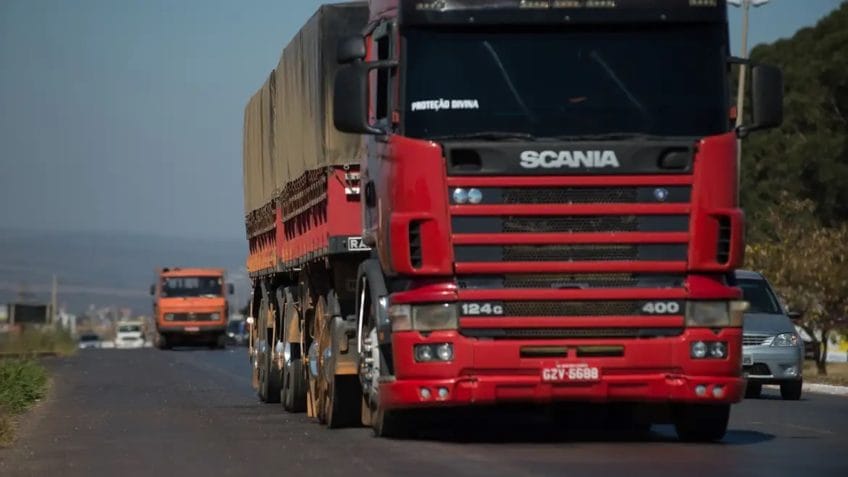 PRF reforça fiscalização em rodovias federais na operação Natal