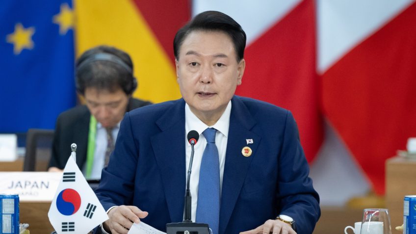 Ex-presidente sul-coreano é indiciado por acesso ilegal a pesquisas