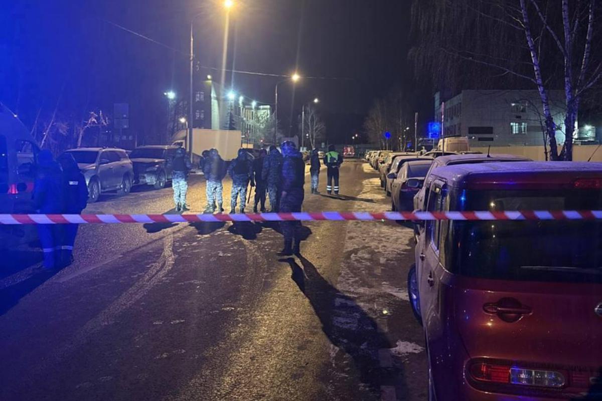 Dois policiais russos morrem após explosão de bomba em Moscou