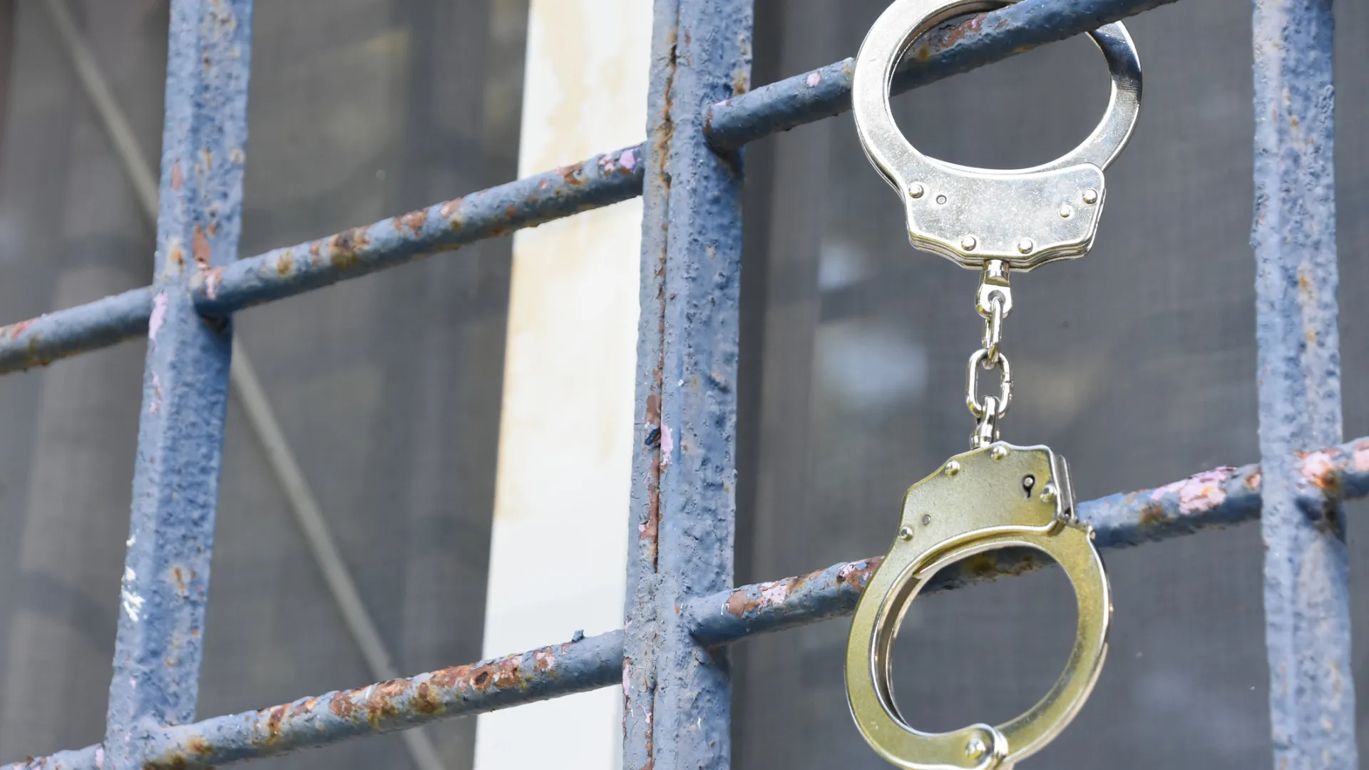 Com ajuda de hacker preso, 4 detentos fogem de presídio de BH com alvarás falsos