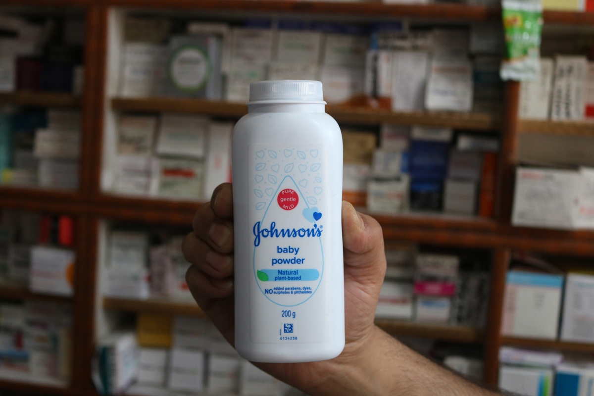 Johnson & Johnson é condenada a pagar R$ 8,3 bilhões a paciente