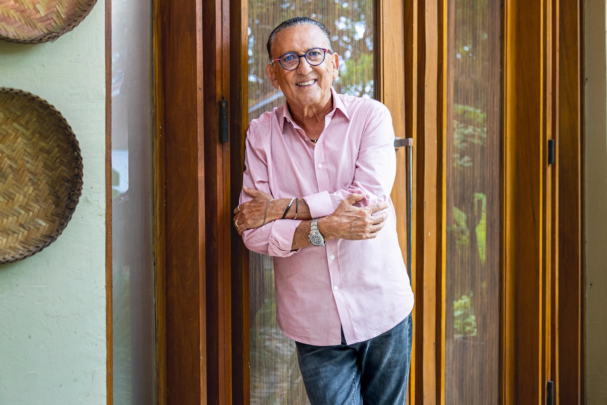 Filha de Galvão Bueno detalha internação do pai após susto no Natal