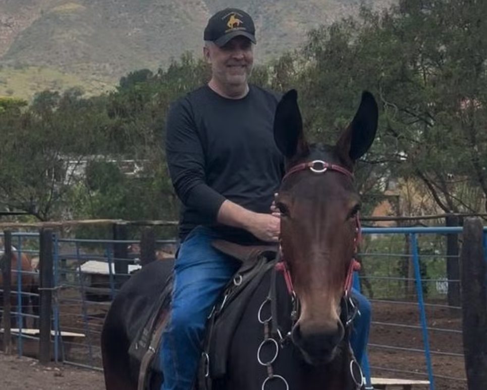 Muitos CEOs adotam esportes como válvula de escape, mas este prefere andar de mula