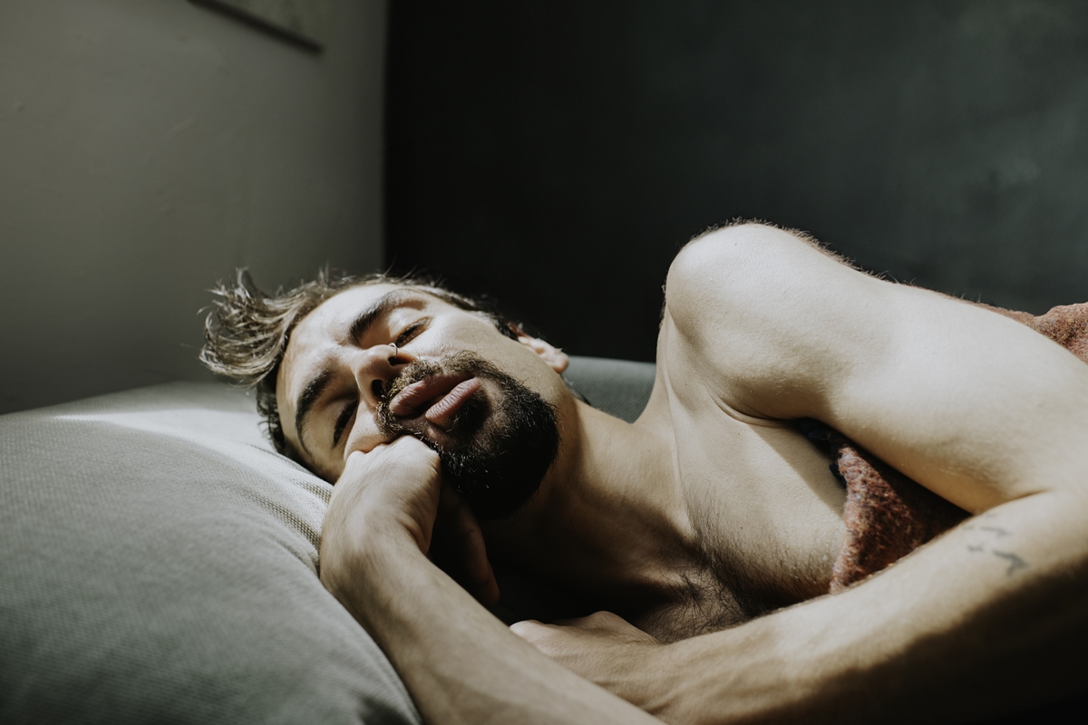 Veja como aproveitar as festas de fim de ano sem afetar (tanto) o sono