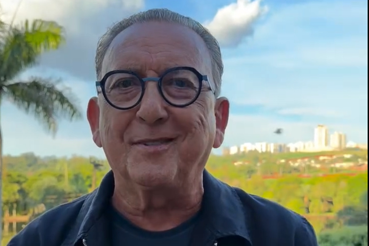 Galvão Bueno celebra alta hospitalar após 2º internação por pneumonia