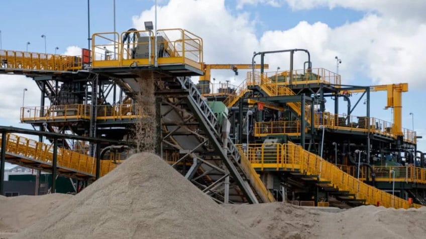 2º maior produtor mundial, Chile cria megaempresa para explorar lítio