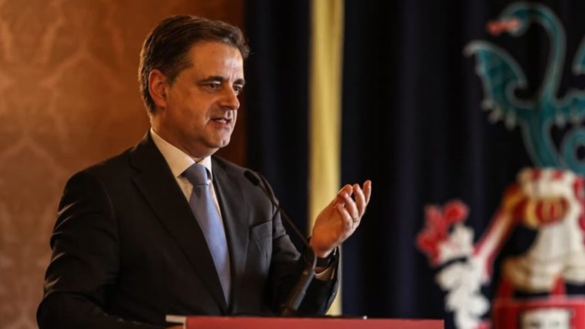 Ex-prefeito de Braga diz que imigração brasileira surpreendeu