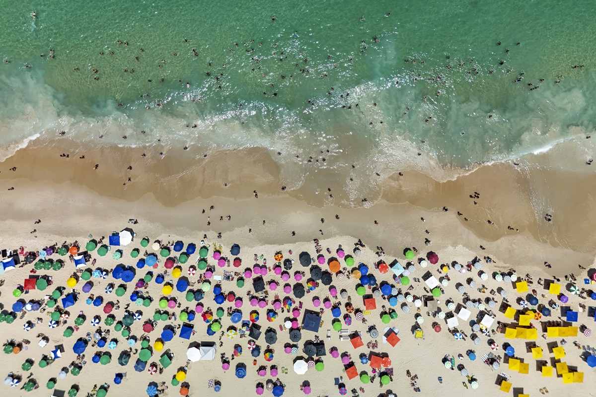 Férias na praia: médicos explicam como evitar infecções e intoxicação