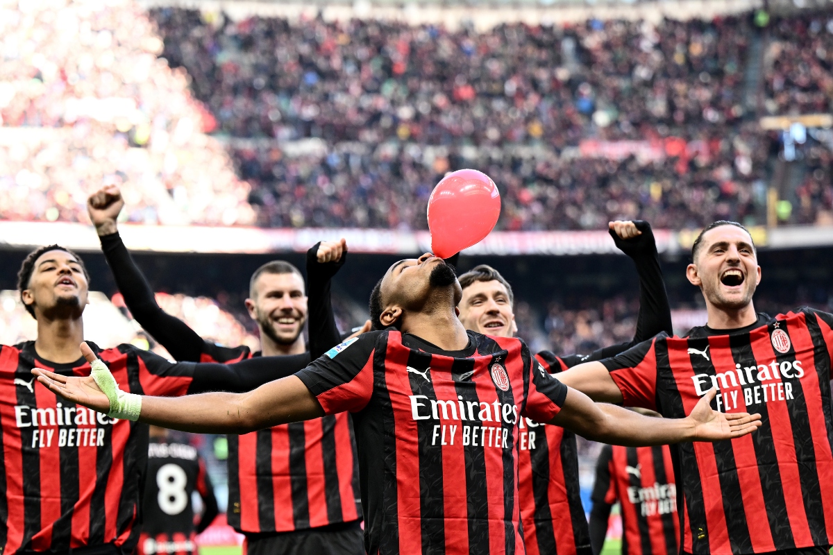 Milan vence o Verona e volta a liderar o Campeonato Italiano