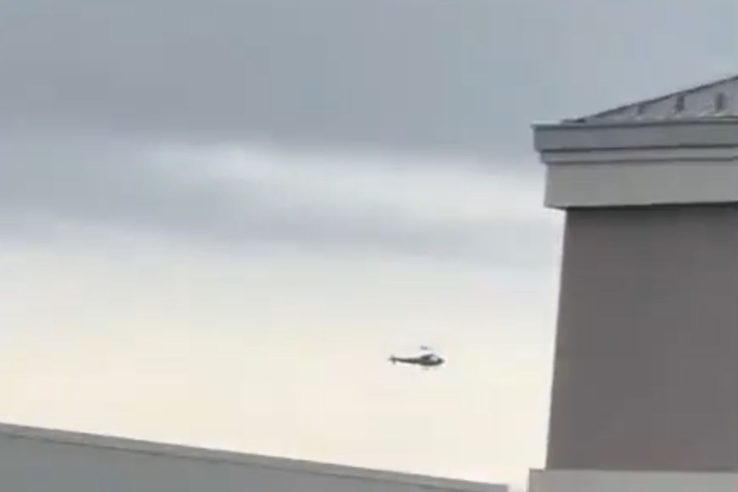 Helicópteros colidem no ar nos EUA e deixam uma pessoa morta