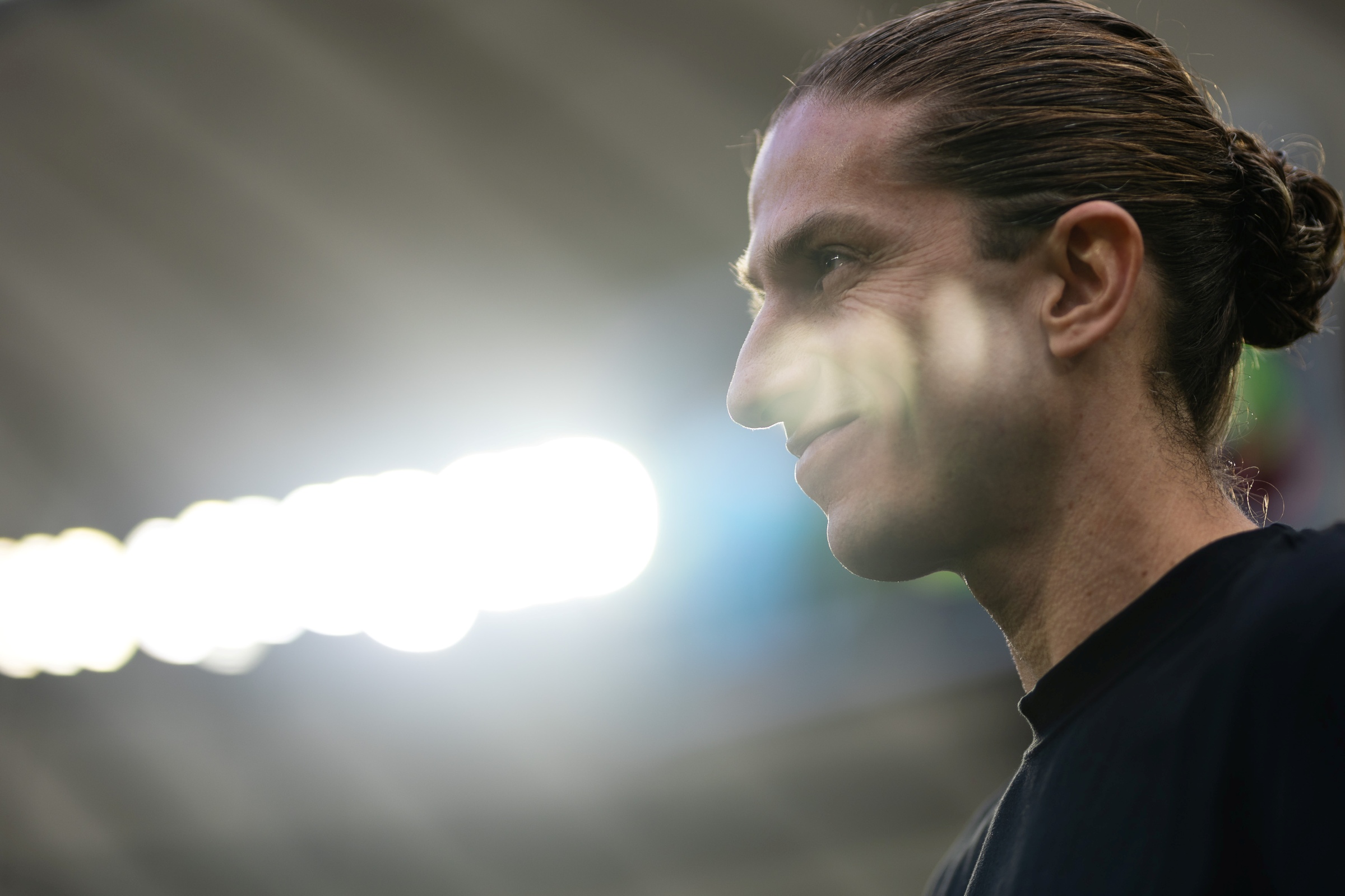 Filipe Luís renova com o Flamengo até 2027 após impasse salarial