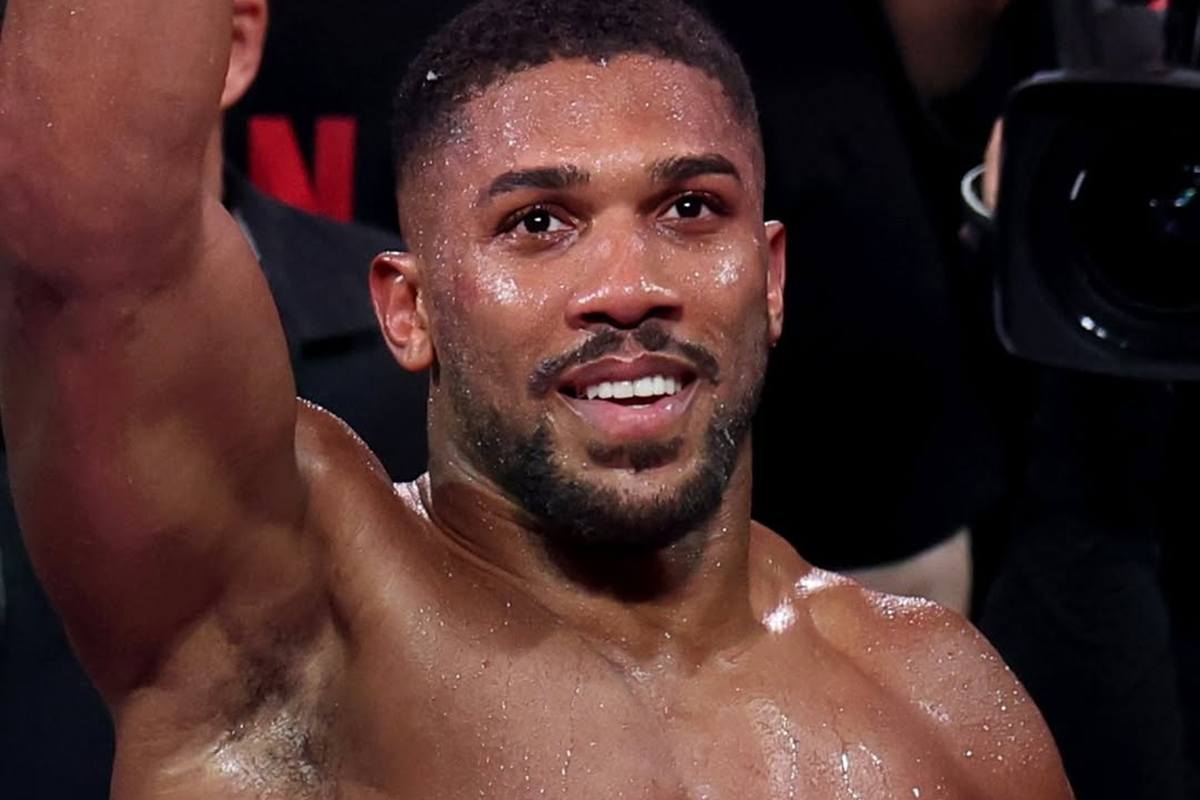 Boxeador Anthony Joshua se envolve em acidente de carro com mortes