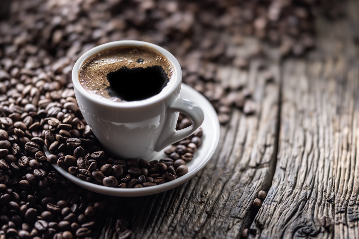 Café diminui tempo de descanso, mas melhora qualidade do sono. Entenda